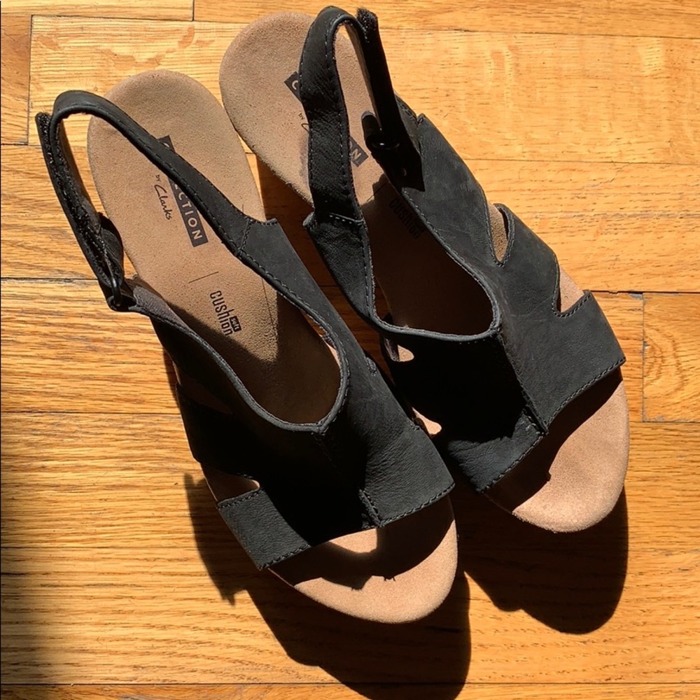 Black wedges